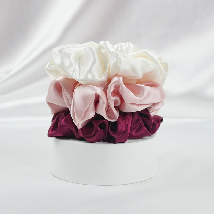 WHITE LARGE SILK SCRUNCHIES